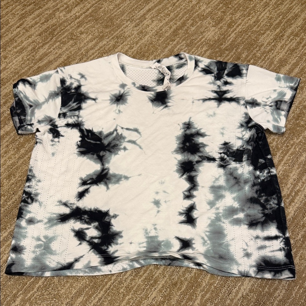 Lululemon dri-fit tee-shirt.  Size Small.